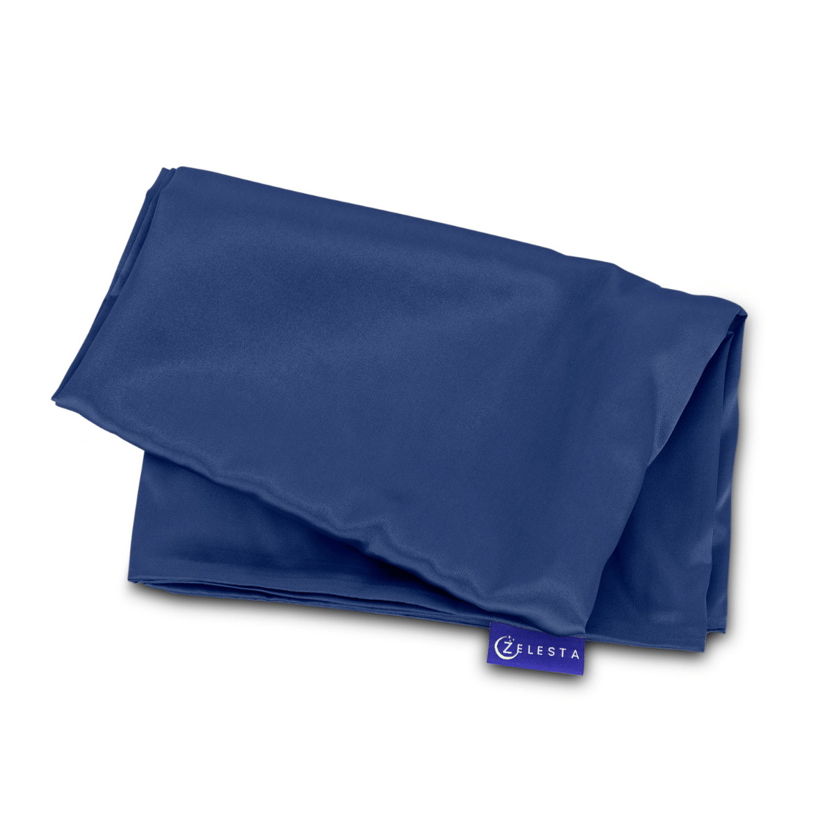 Een netjes gevouwen donkerblauwe microvezel handdoek met een klein merklabel is afgebeeld op een witte achtergrond, een perfecte aanvulling op de Zelesta Sleeping Beauty Set - Bliss Blue voor een extra vleugje luxe.