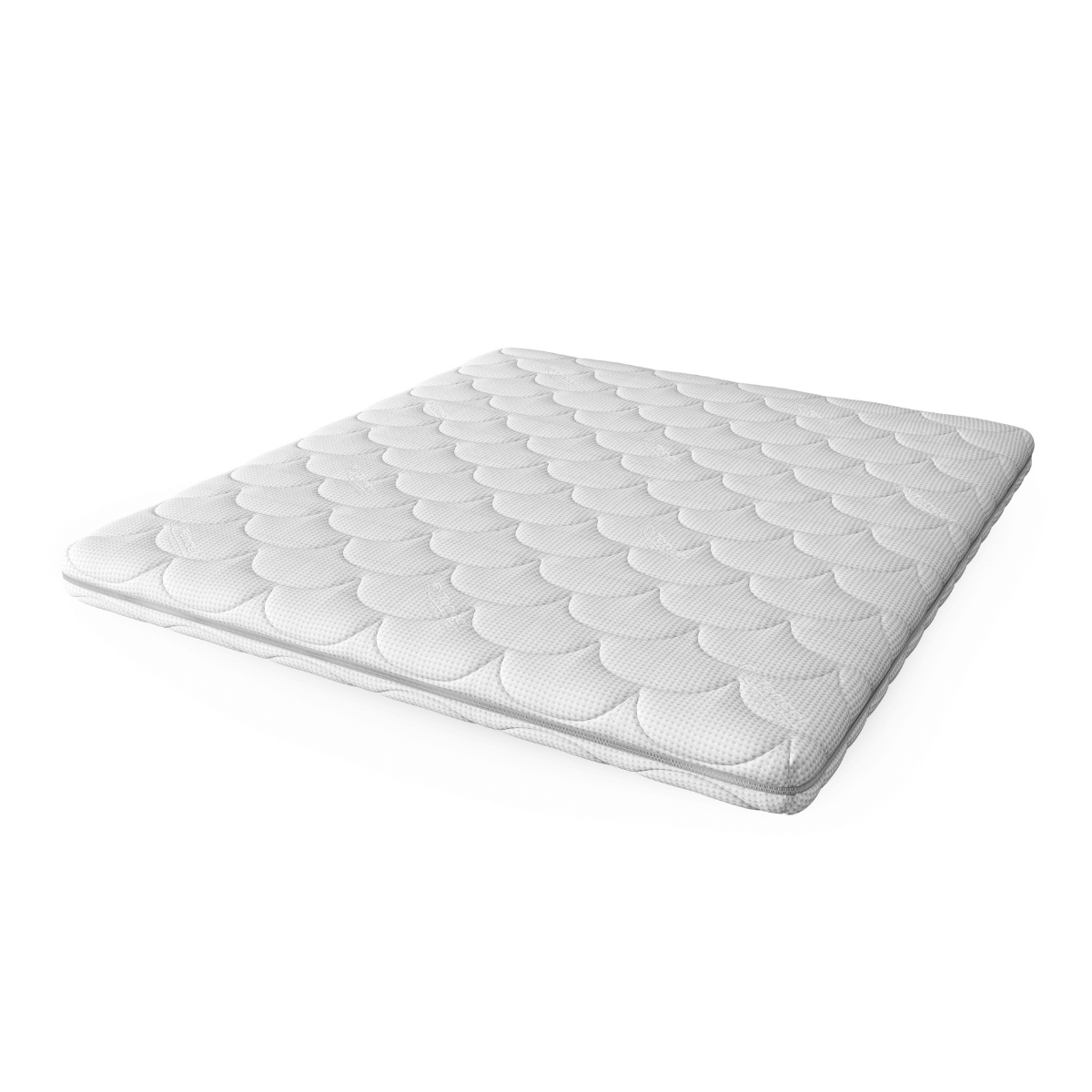 De Topdekmatras - Hybrid Koudschuim Tencel Tijk is een witte matrastopper met een doorgestikt oppervlak met schulpmotief, dat drukverlagend comfort biedt en wordt getoond op een effen witte ondergrond.