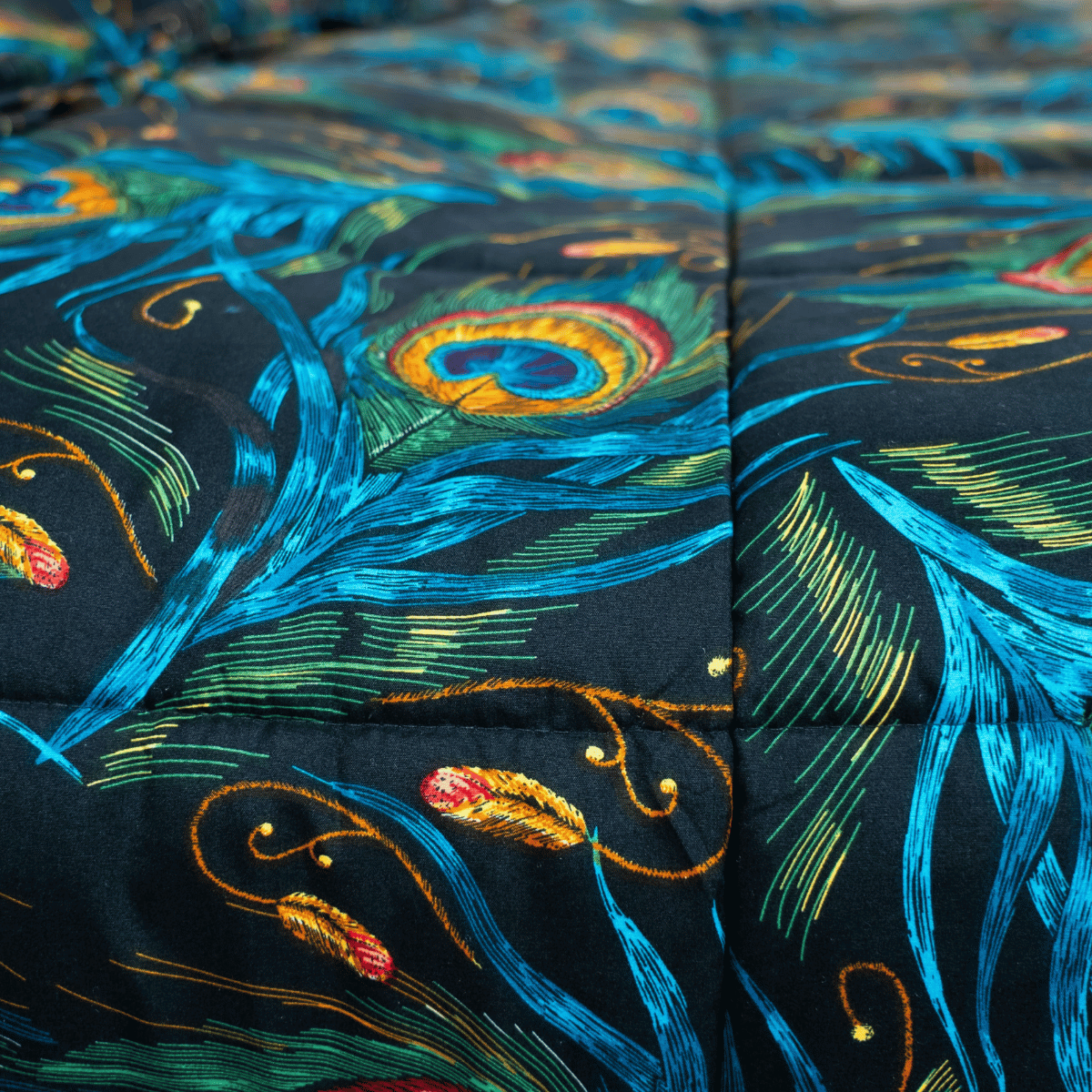 Zelesta Wonderbed Light - Peacock Feathers