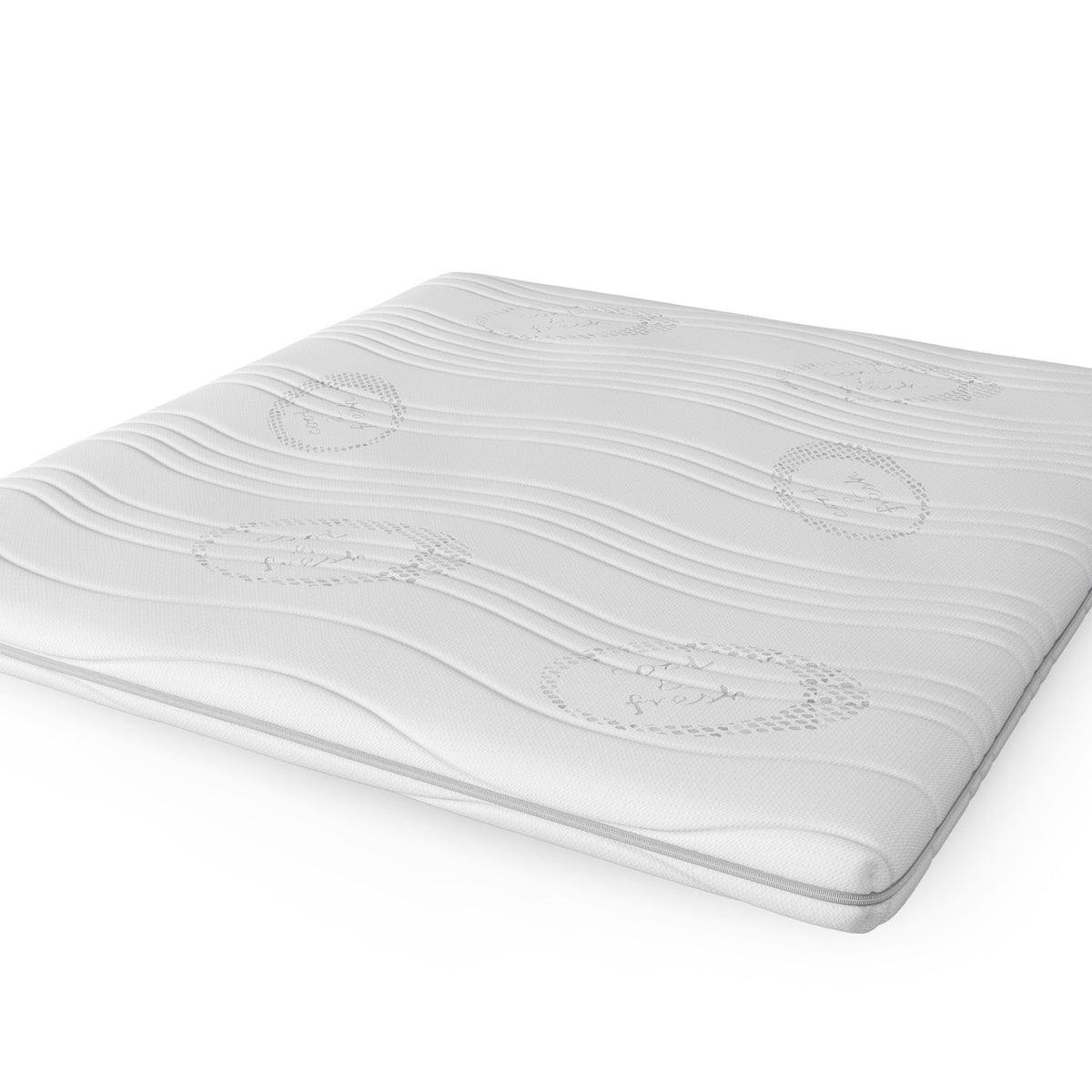 De Topdekmatras - NASA Schuim Cool Fresh Tijk is wit en rechthoekig, met een golvend oppervlak en subtiele cirkelpatronen. De cool fresh tijk biedt extra comfort en drukverlagende ondersteuning.