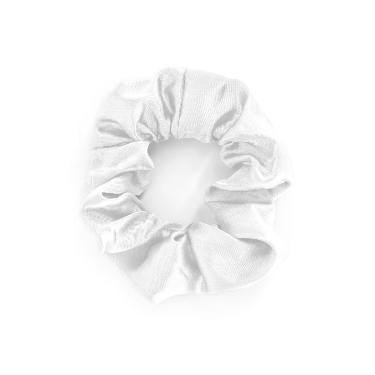 De Zelesta Sleeping Beauty Set - Wonderful White heeft een witte satijnen scrunchie met anti-verouderingsvoordelen, elegant weergegeven in een cirkel op een eenvoudige witte achtergrond.