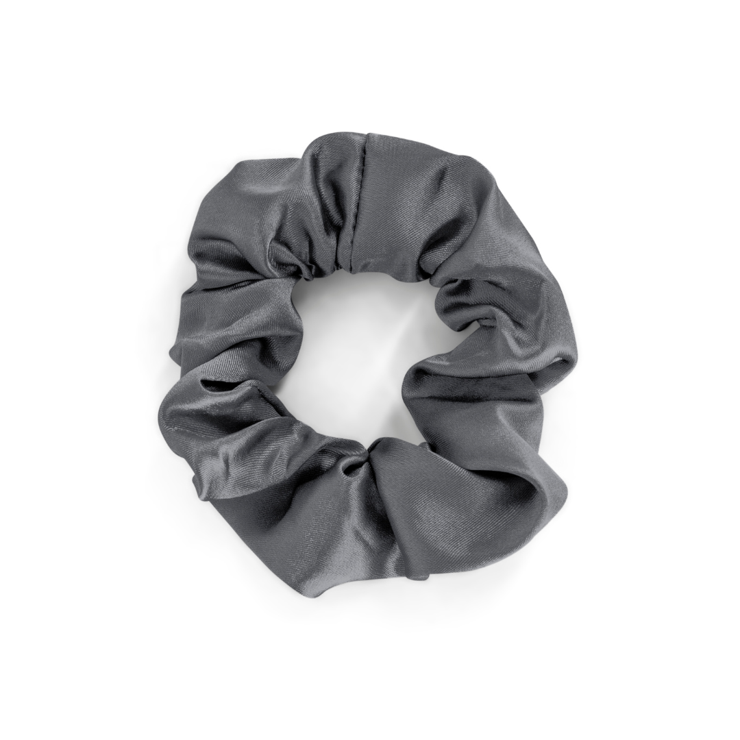 De Zelesta Sleeping Beauty Set - Amazing Anthracite heeft een grijze satijnen scrunchie met anti-verouderingsvoordelen, weergegeven in een ronde vorm tegen een witte achtergrond.