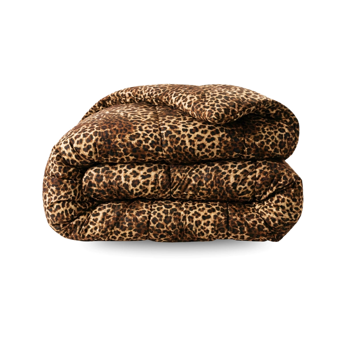 Een opgevouwen Zelesta Wonderbed - Jaguar Skin anti-allergisch dekbed met een bruine en zwarte jaguarprint wordt getoond tegen een witte achtergrond.