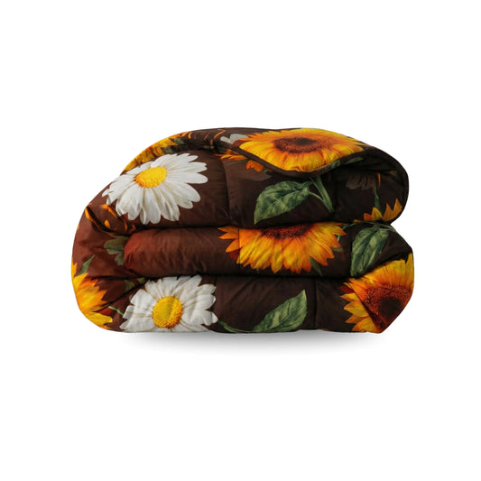 Het Zelesta Wonderbed - Summer Flowers is een gevouwen dekbed met een zonnebloem- en madeliefjesbloemenpatroon op een donkerbruine achtergrond, afgebeeld tegen een witte ondergrond-een wasbaar dekbed dat perfect past bij een hotelbeleving slaapkamer.