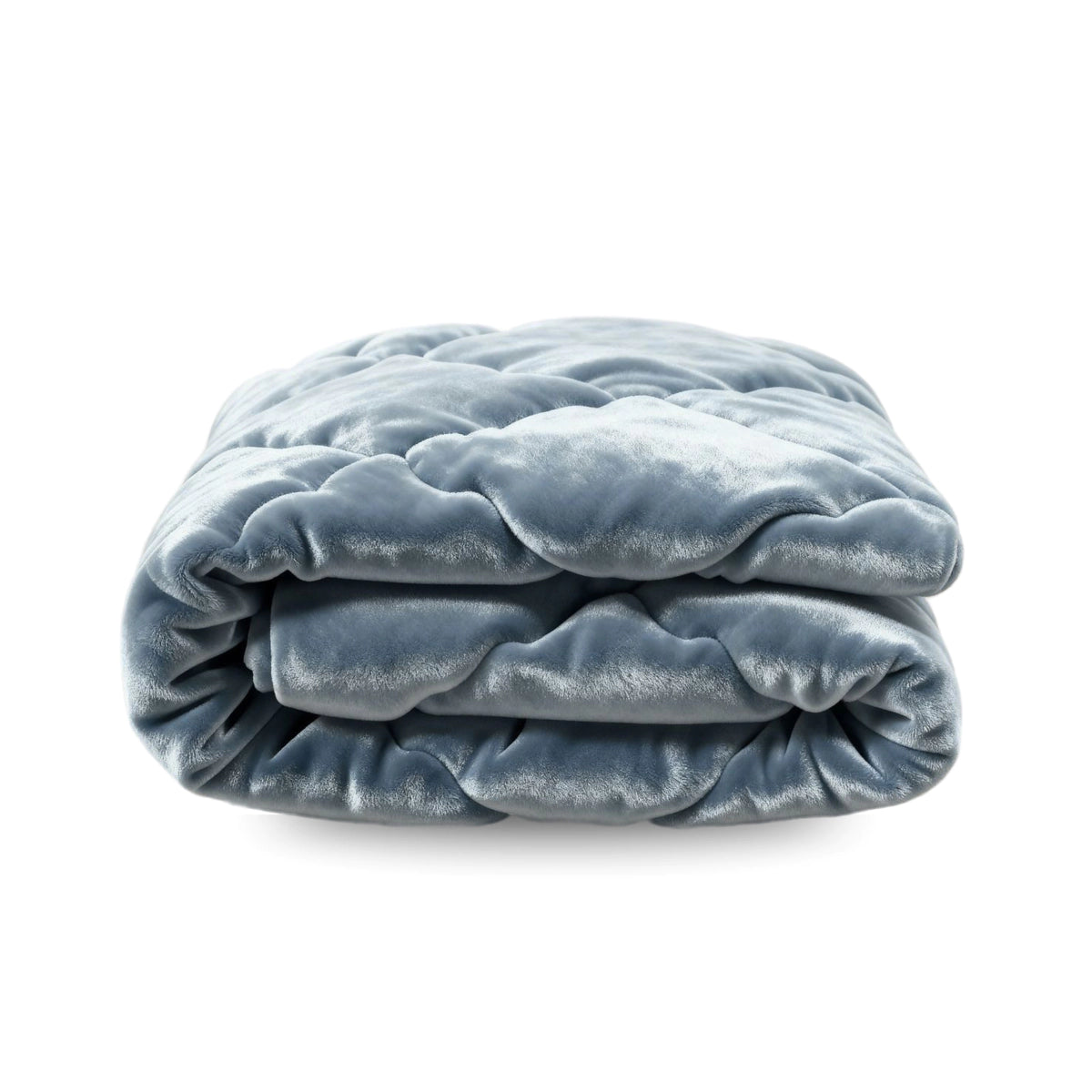 Het Zelesta Flanel Uni - Blue Mirage, een zacht, gewatteerd blauw flanel gedekt met een fluweelachtige textuur, wordt getoond tegen een witte achtergrond.