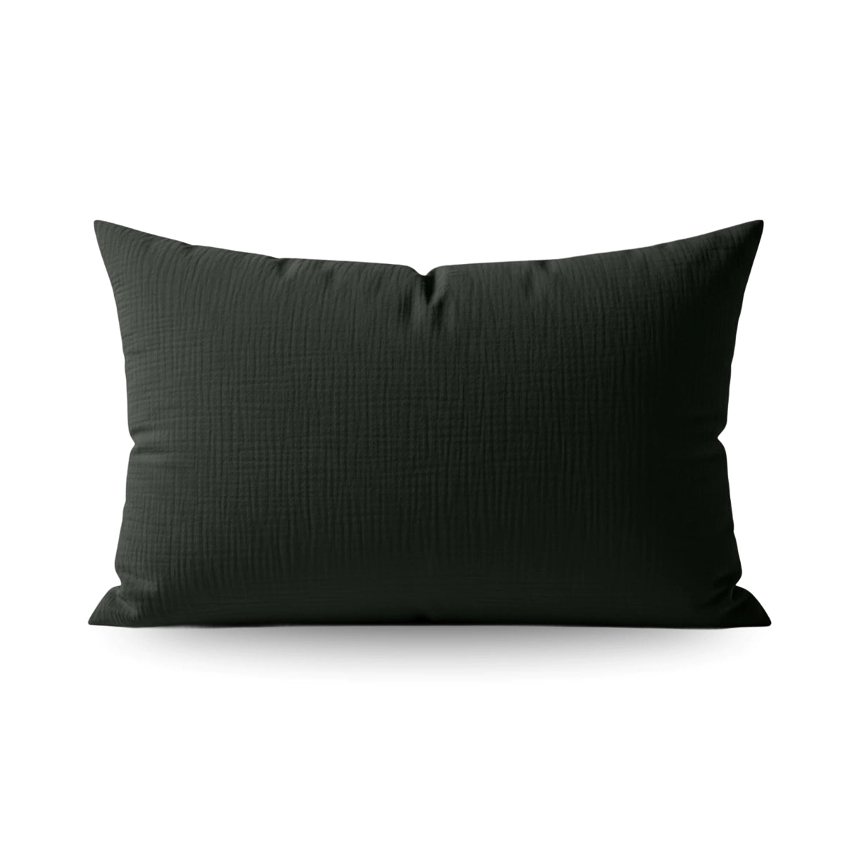 Een rechthoekig zwart kussen met subtiele structuur op een witte achtergrond. Het kussen heeft een afmeting van 60x70 cm en past perfect bij de Teddy Katoen Mousseline Kussensloop Set van 2 - Groen voor extra comfort en stijl.